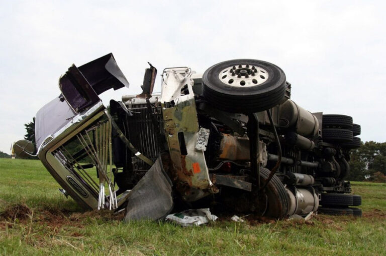 How Do I Choose the Right Truck Accident Lawyer for My Case?