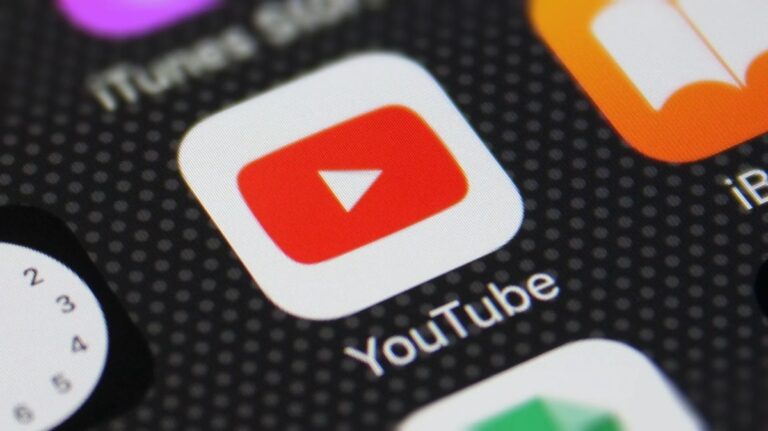 YouTube will soon roll out a ‘Go Live Together’ co-streaming feature to select creators • TechCrunch